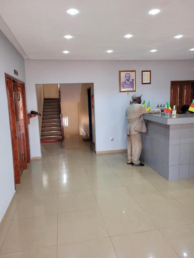 阿尔缇特尔酒店 Bafoussam 外观 照片