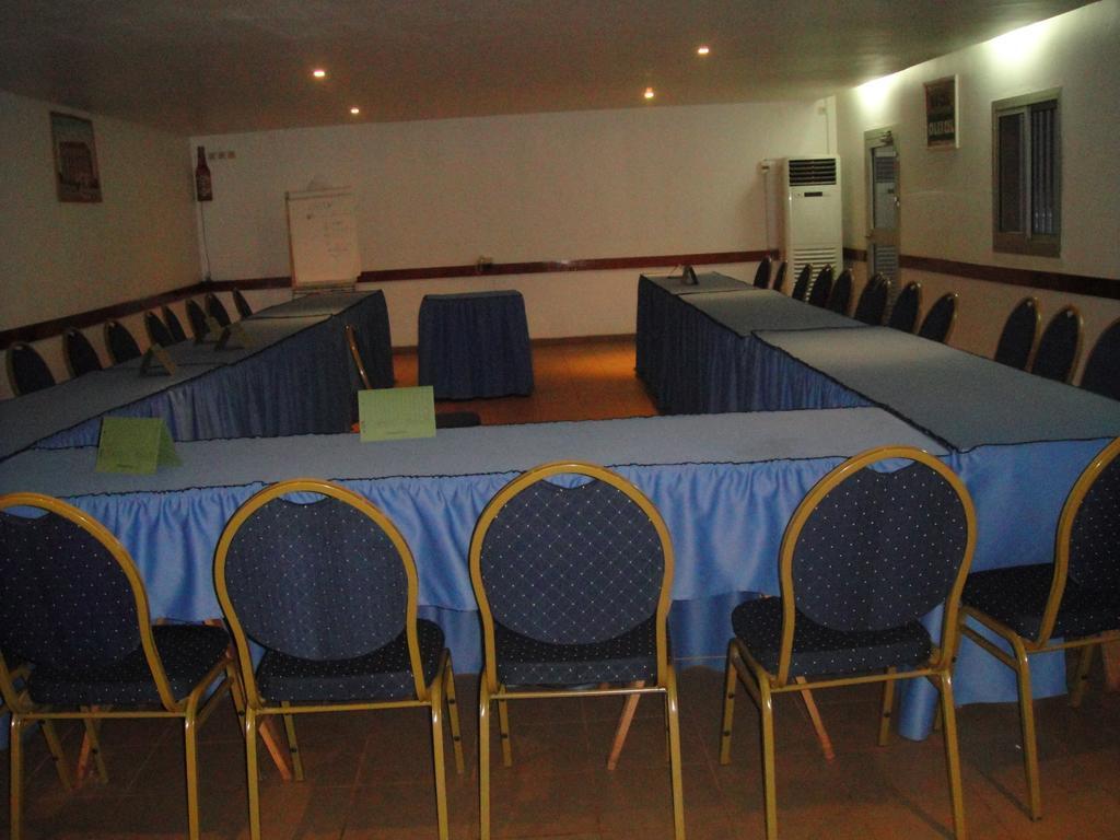 阿尔缇特尔酒店 Bafoussam 外观 照片