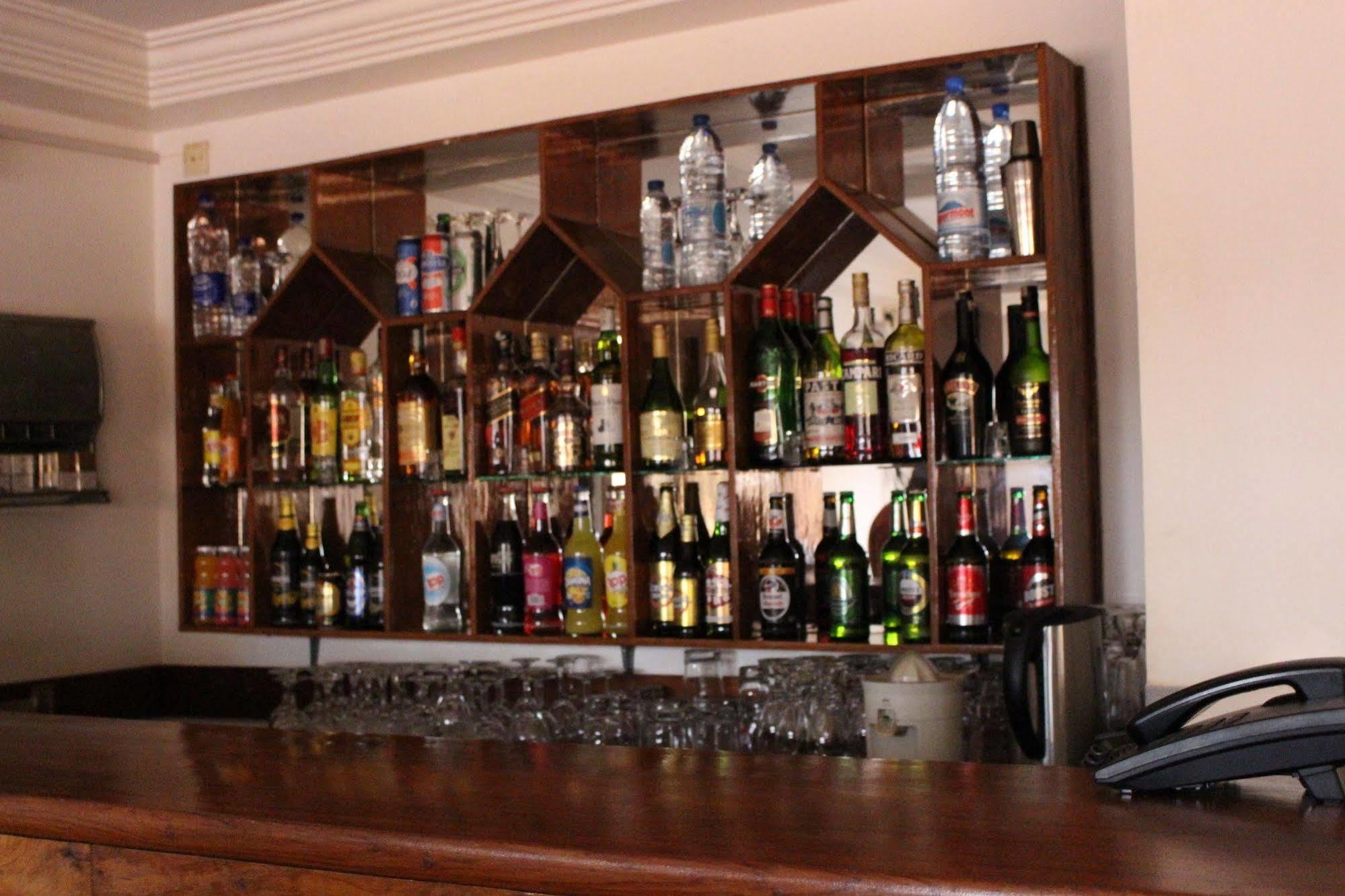 阿尔缇特尔酒店 Bafoussam 外观 照片